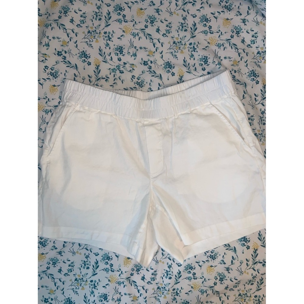 Cabi Linen-Blend Shorts L White Elastic Waist Coastal Summer Minimalist Casual